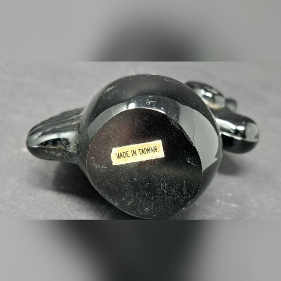 Black Art Glass Unicorn Paper Weight/ Figurine - Picture 5 of 5